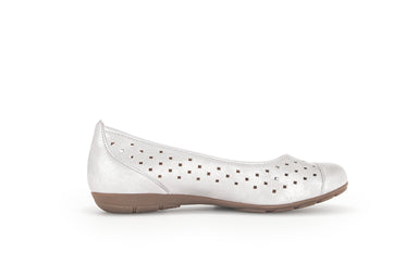 Ballerina da donna traforata '24.169.69' scarpe con tacco - grigio chiaro - ChaplinshoesBallerina da donna traforata '24.169.69' scarpe con tacco - grigio chiaroGabor