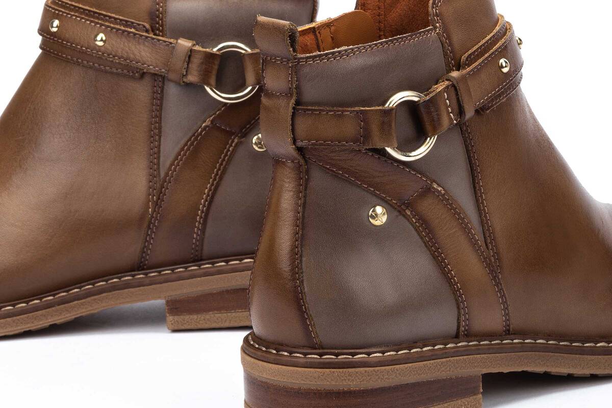 Stivale con cerniera da donna 'Aldaya' - Verde oliva - ChaplinshoesStivale con cerniera da donna "Aldaya" - Verde olivaPikolinos