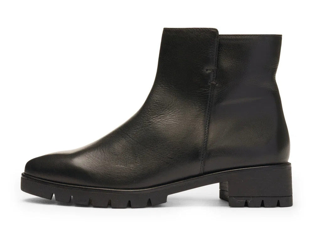 'Napoli' women's leather ankle boot - black