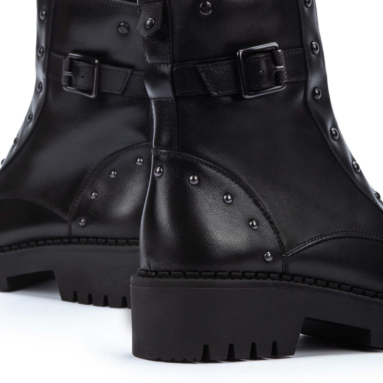 Damesveterlaars 'Aviles' met rits - Zwart - ChaplinshoesDameslaars met veters 'Aviles' en rits - Zwart Pikolinos