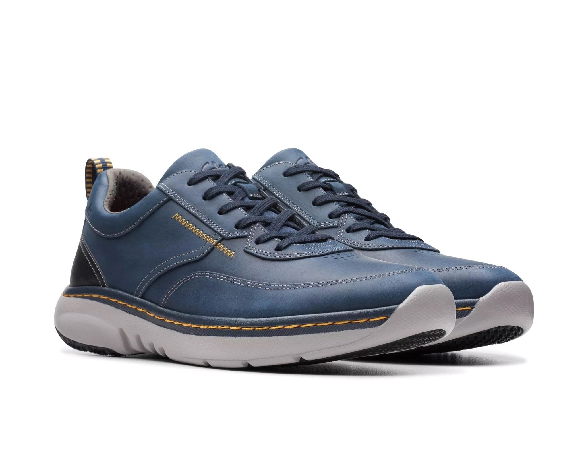 Zapatilla deportiva de corte ancho (H) para hombre 'ClarksPro Lace' - Azul - ChaplinshoesZapatilla de hombre 'ClarksPro Lace' de corte ancho (H) - AzulClarks