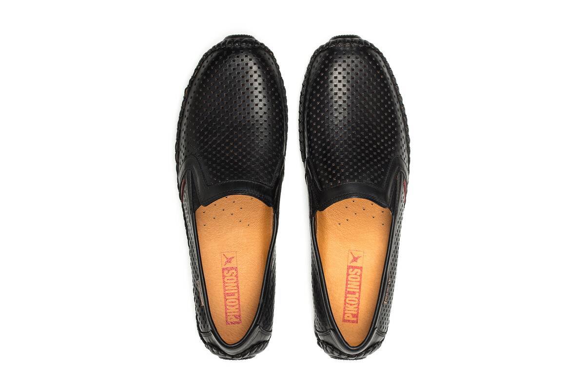 'Jerez' geperforeerde herenloafer - Zwart - Chaplinshoes'Jerez' geperforeerde herenloafer - ZwartPikolinos