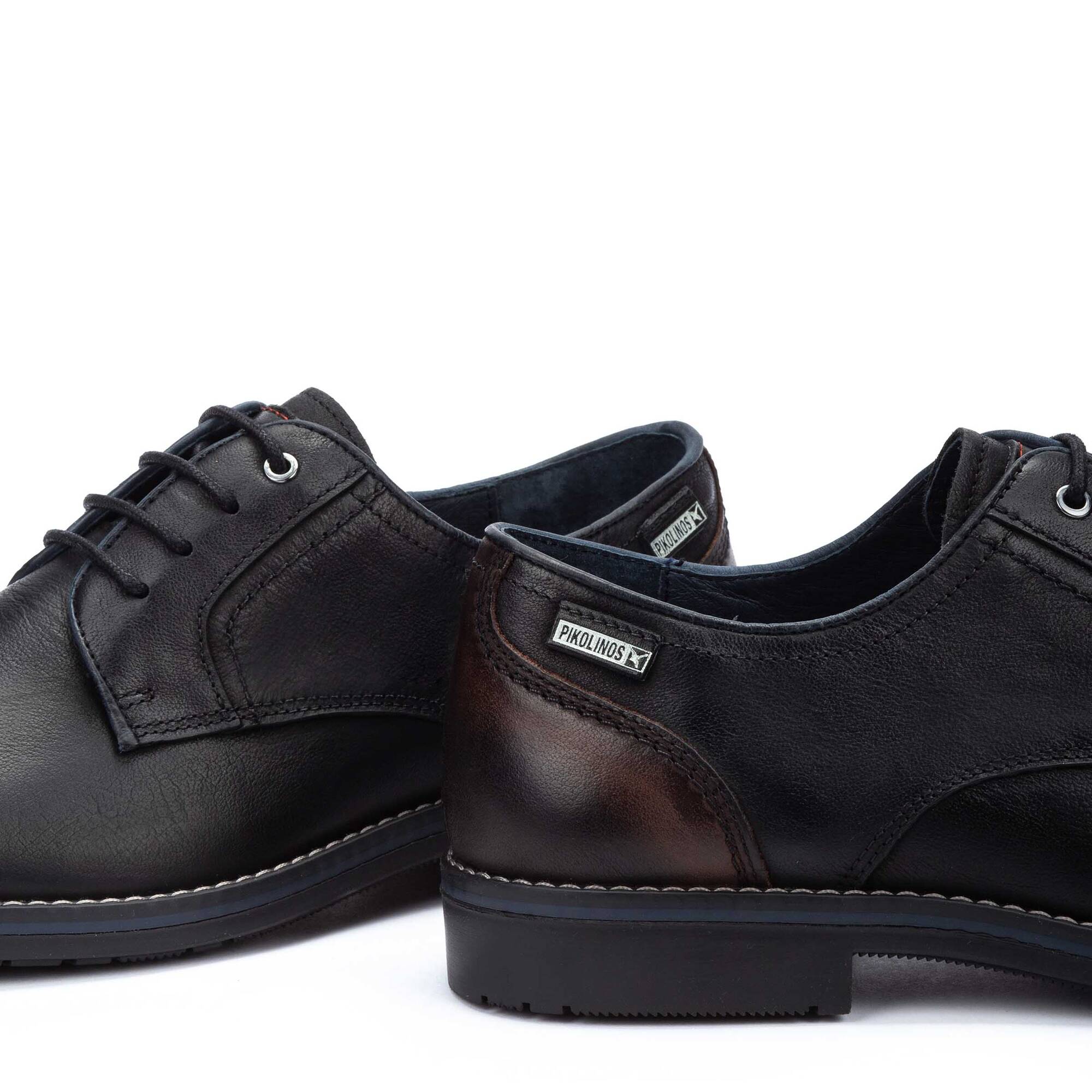 'Leon' zapato urbano elegante con cordones para hombre - negro - ChaplinshoesZapato smart city con cordones para hombre 'Leon' negroPikolinos
