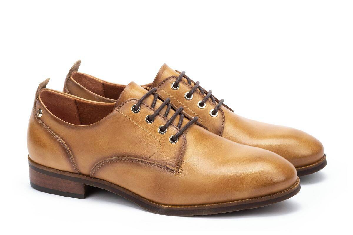 Zapato derby con cordones para mujer 'Royal' - Marrón almendra - ChaplinshoesZapato derby de mujer con cordones 'Royal' - Marrón almendraPikolinos