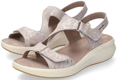 Sandalia de tiras para mujer 'Tiara' - beige - ChaplinshoesSandalia con tiras para mujer 'Tiara' - beigeMephisto
