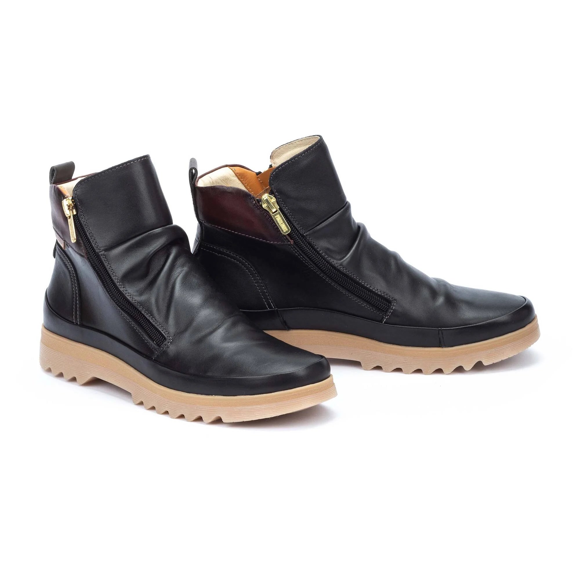 Stivale da donna 'Vigo' - Nero - ChaplinshoesStivale da donna 'Vigo' - NeroPikolinos